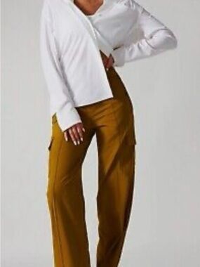Athleta Vienna Cargo Pant in Brass Yellow | Size 6